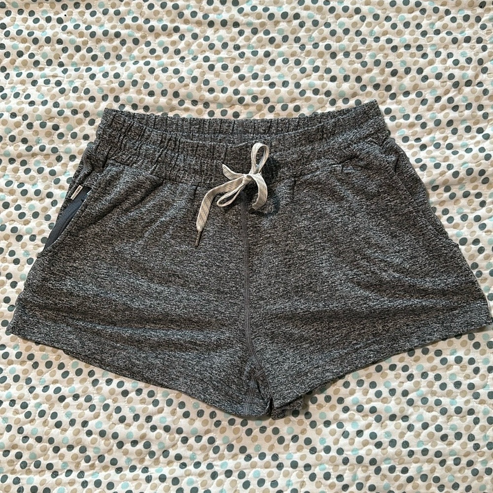Vuori Shorts